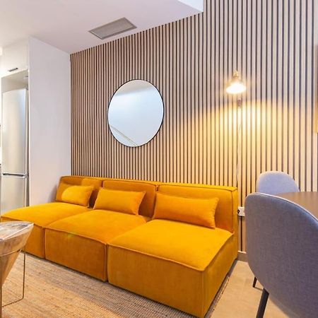 Apartamento Duplex With Terrace Near Bcn Terrassa Exterior foto