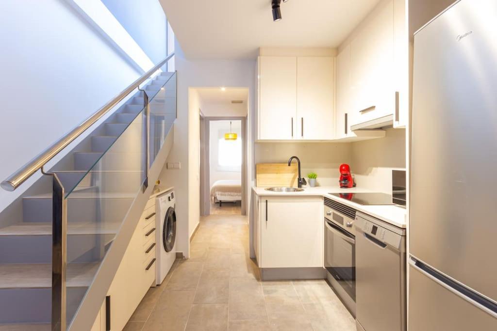 Apartamento Duplex With Terrace Near Bcn Terrassa Exterior foto