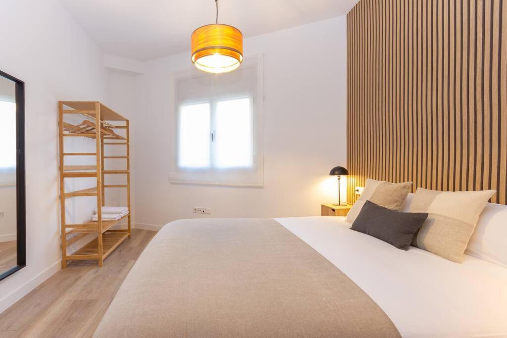 Apartamento Duplex With Terrace Near Bcn Terrassa Exterior foto