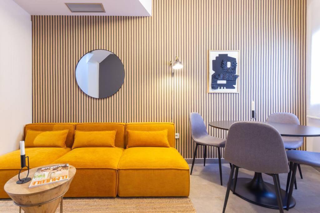 Apartamento Duplex With Terrace Near Bcn Terrassa Exterior foto