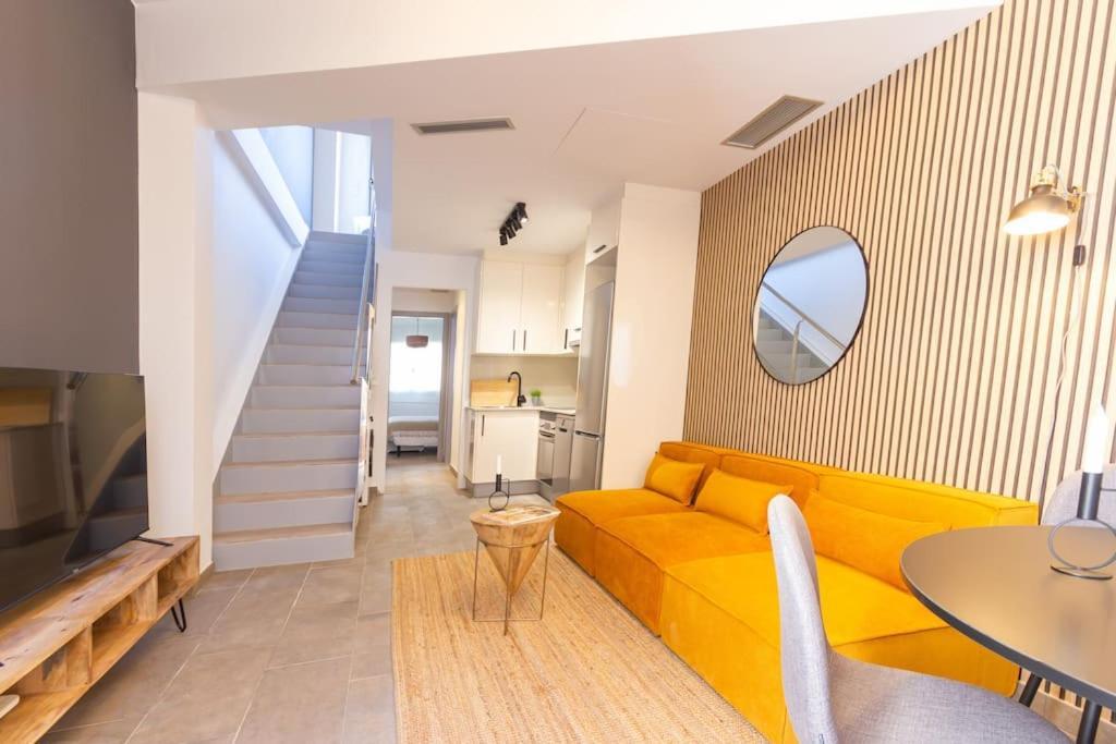 Apartamento Duplex With Terrace Near Bcn Terrassa Exterior foto