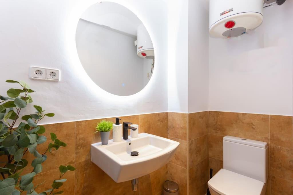 Apartamento Duplex With Terrace Near Bcn Terrassa Exterior foto